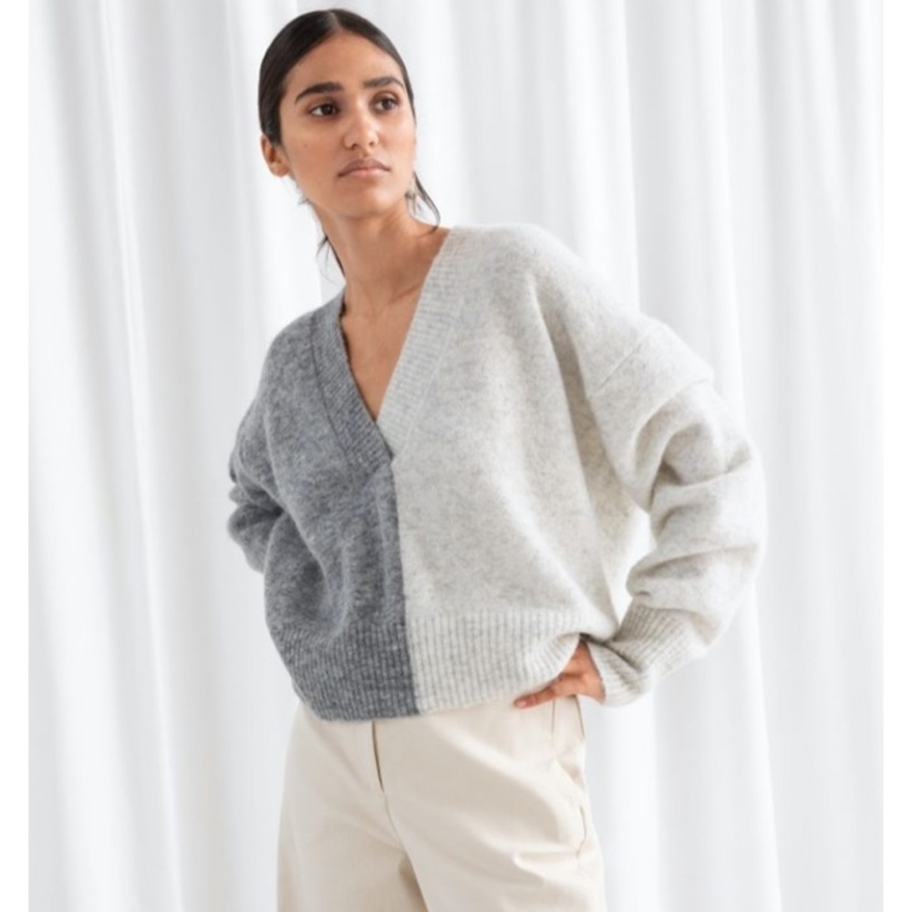 Stockholm Atelier & Other Stories V-Neck Alpaca Wool Two-Tone Sweater